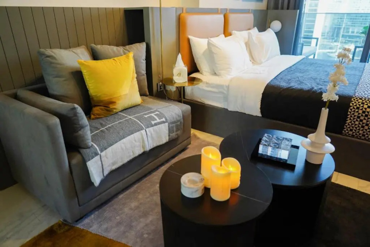 Luxurious Studio , 5 mins from BURJ KHALIFA with Canal view!!