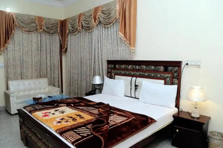 Hotel Aarsh Palace