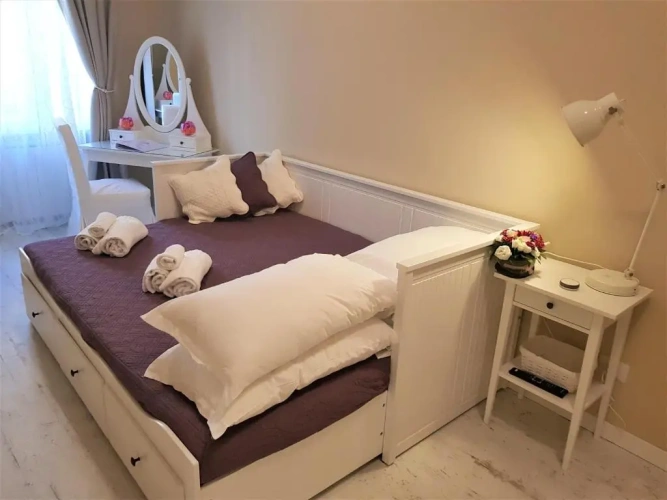 2 Bedrooms Apartment