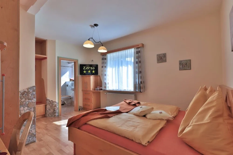 Standard Double room with balcony and with mountain view
