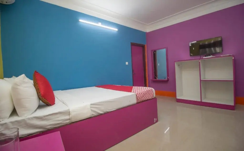Relax Lodge By OYO Rooms
