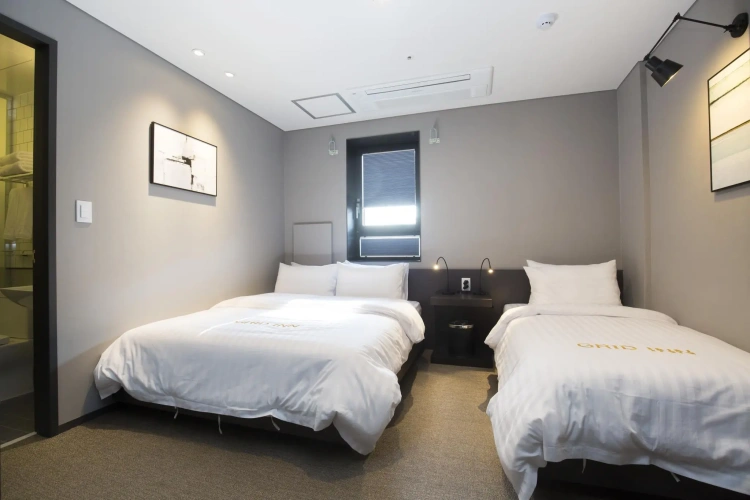 Triple room
