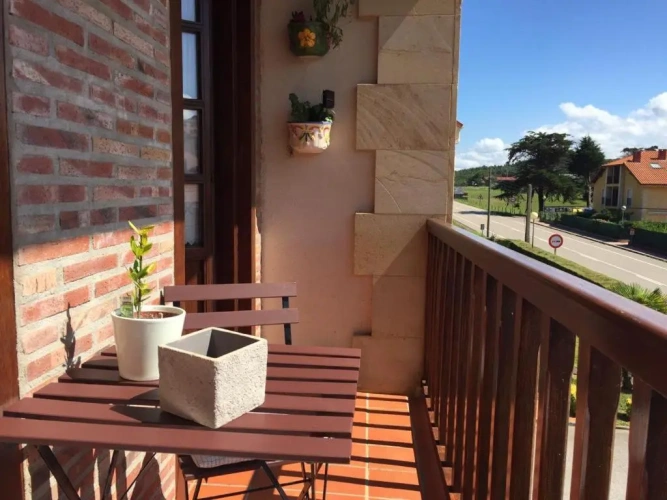 2 Bedrooms Apartment