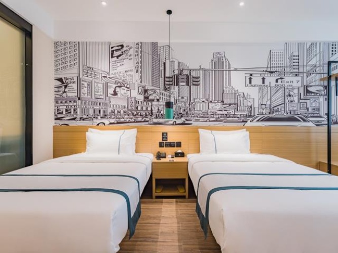 Standard Twin room