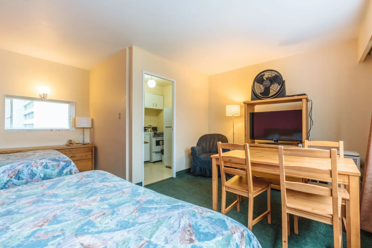 English Bay Hotel