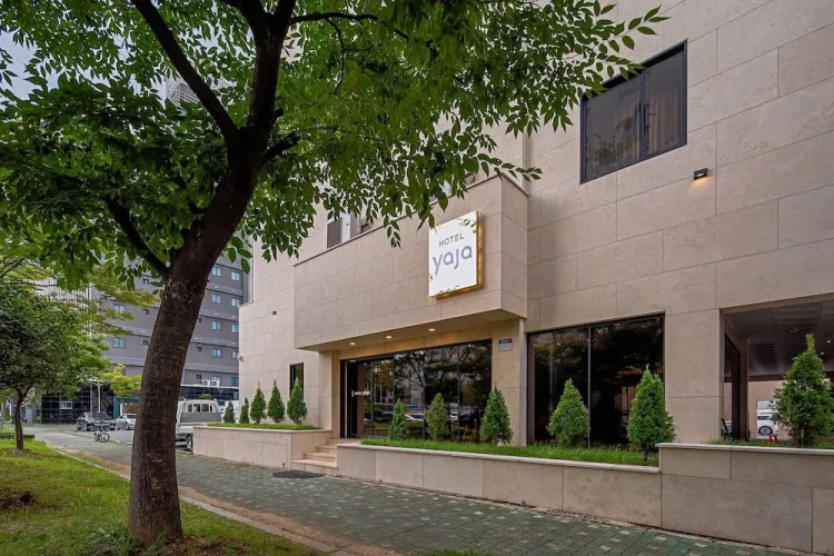 Yaja Hotel Peace Square branch