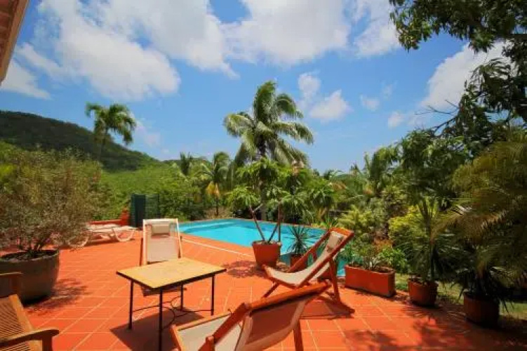 Charming villa with swimming pool