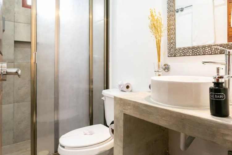 Standard Rooms by GuruHotel