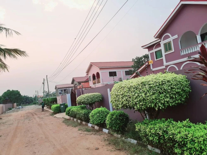 Gorgeous, Quiet & Comfy-close to Highway-parking
