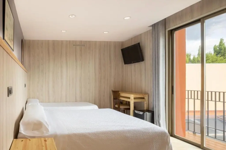 Standard Quadruple room with view