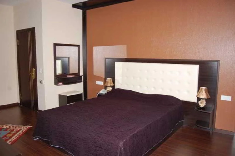 Term Hotel