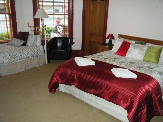 Collingwood Manor Bed & Breakfast