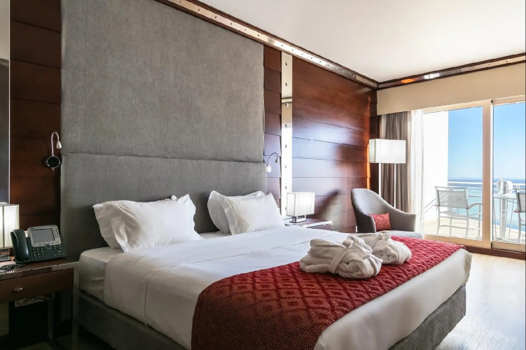 Sesimbra Oceanfront Hotel