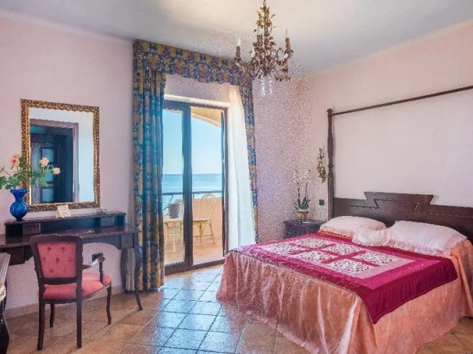 Suite with balcony and with sea view