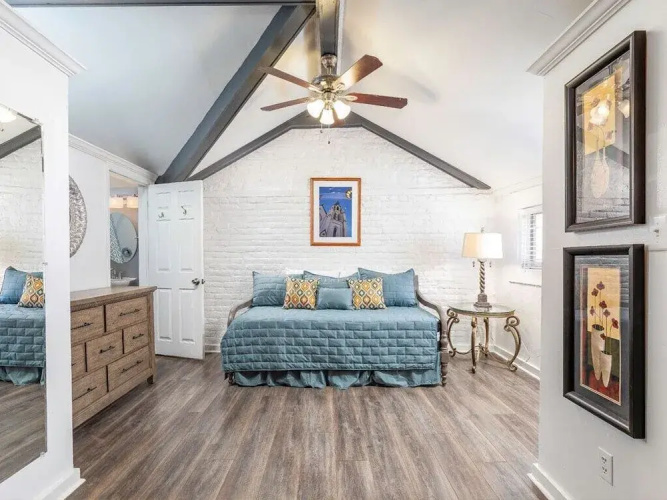 Southern Belle Carriage House