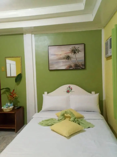 Travillehuts Palm Beach Inn