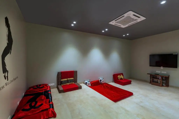 SaffronStays Aspen