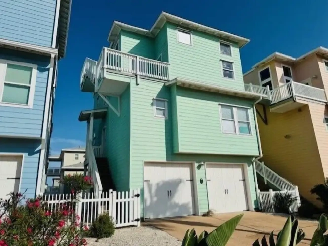 4 Bedrooms Cottage