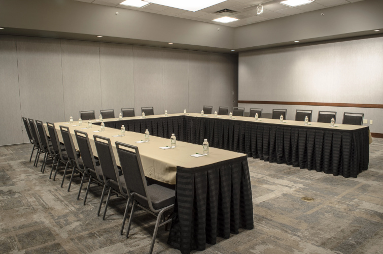 Holiday Inn Fargo photo 21