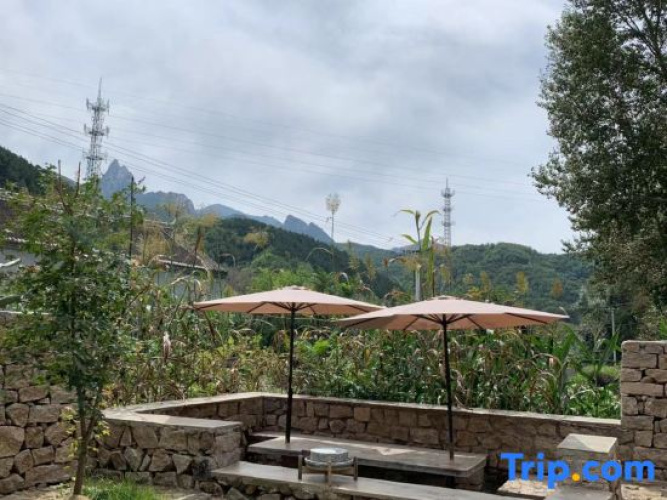 Moshanghuakai Homestay