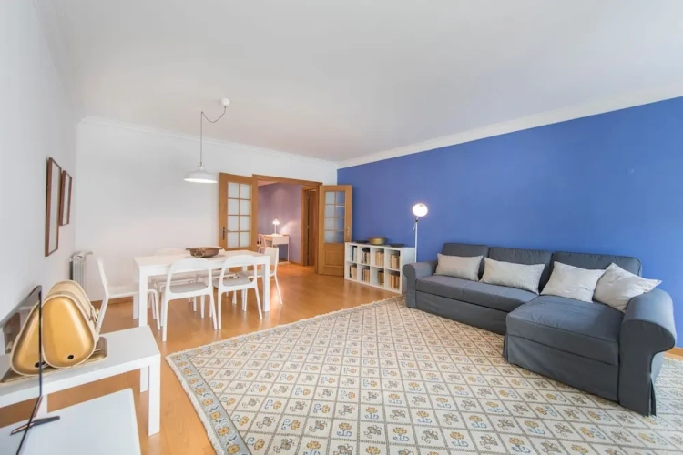 2 Bedrooms Apartment