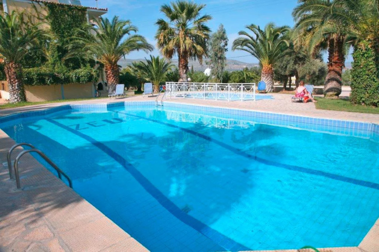Zeus Hotel