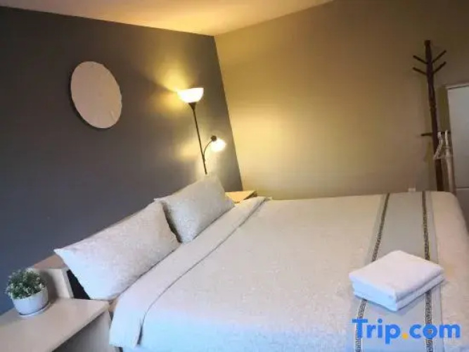 Vancouver airport hostel