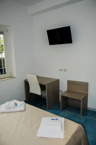 Standard Triple Family Basement room