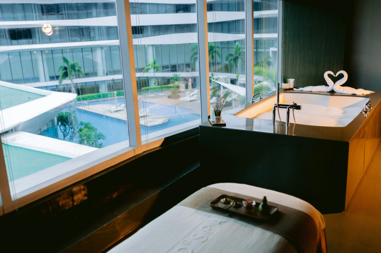 Conrad Manila photo 27