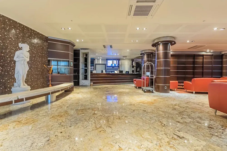 Dado Hotel International