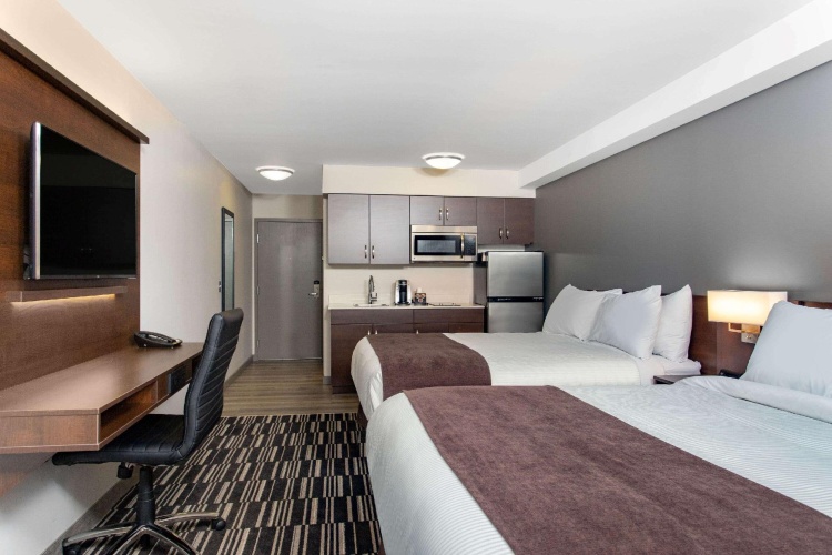 Quadruple Suite