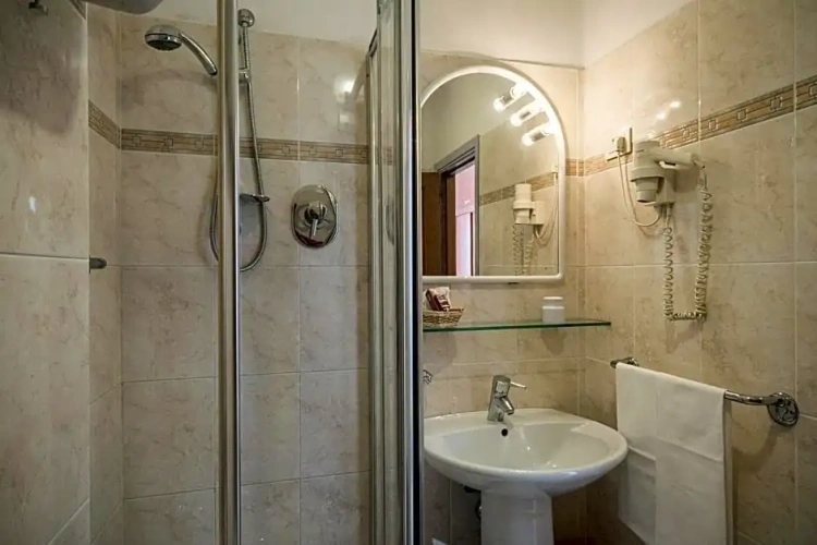 Classic Quadruple room
