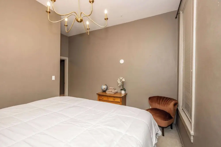 Historic Gem Russell Suite 2