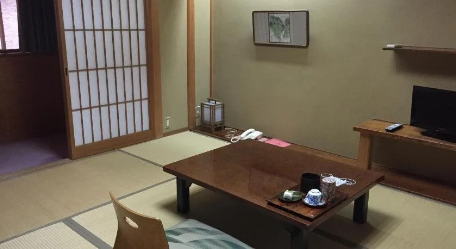 Mitsuwa Ryokan
