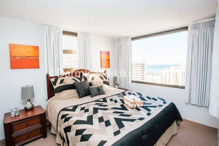 2-2614 Waikiki Banyan