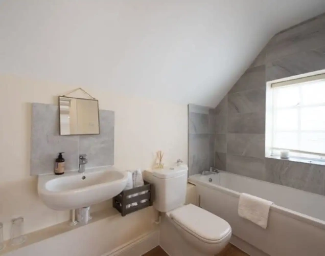 1 Bedroom Standard Quadruple Family room