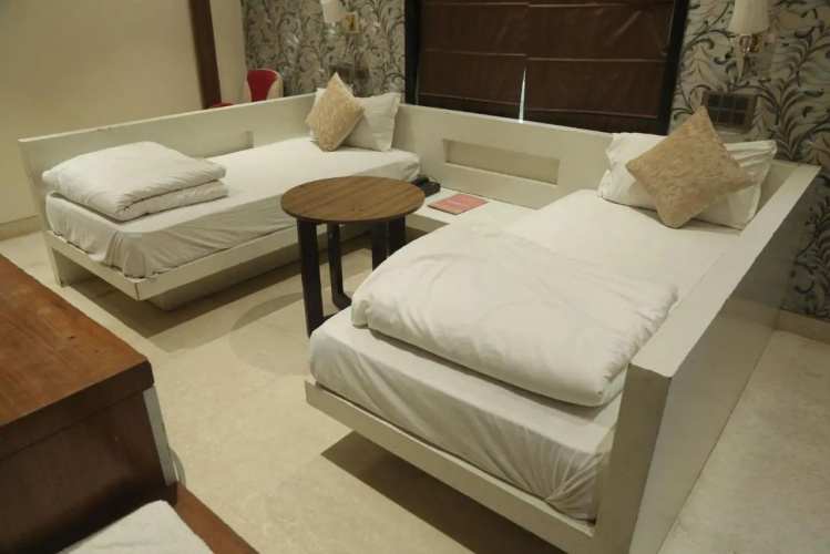 Leeway Hotel