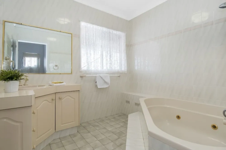 3 Bedrooms Family Apartment with river view