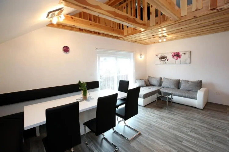 3 Bedrooms Apartment with balcony