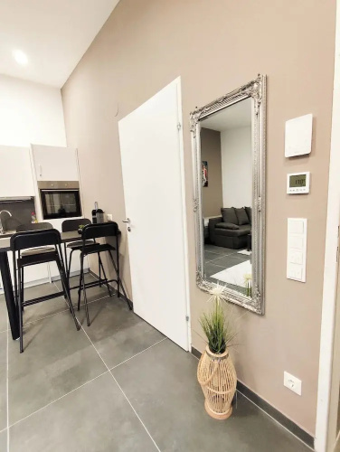 Cozy Apartment with Free Parking