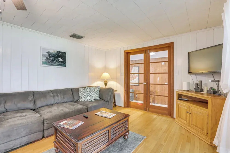 Boat Lift & Private Dock: Riverfront Labelle Gem