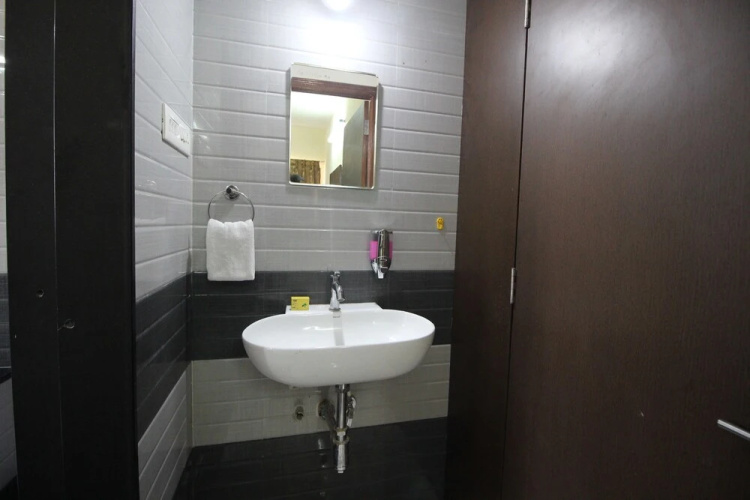 FabHotel Atithi Baner