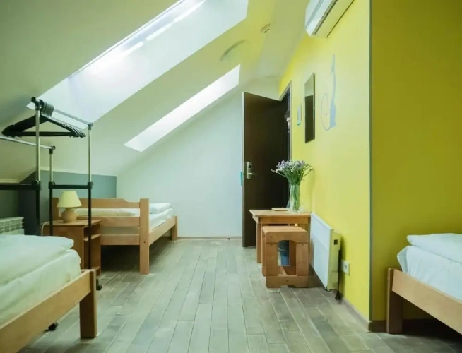 Standard Triple room