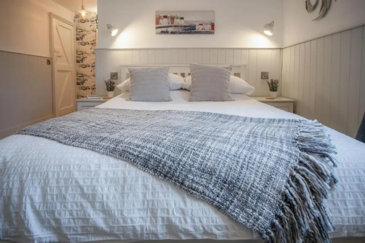 2 Bedrooms Cottage