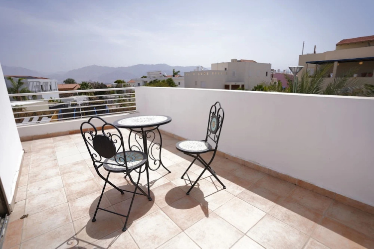 YalaRent Afarsemon APT complex with pool