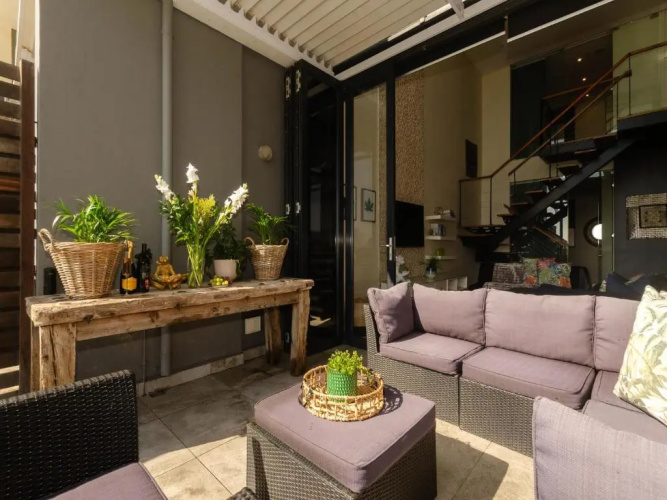 Quayside Waterfront Apartment