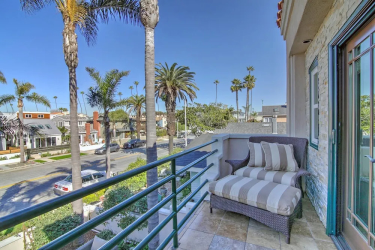 Designer - 3 Br Home