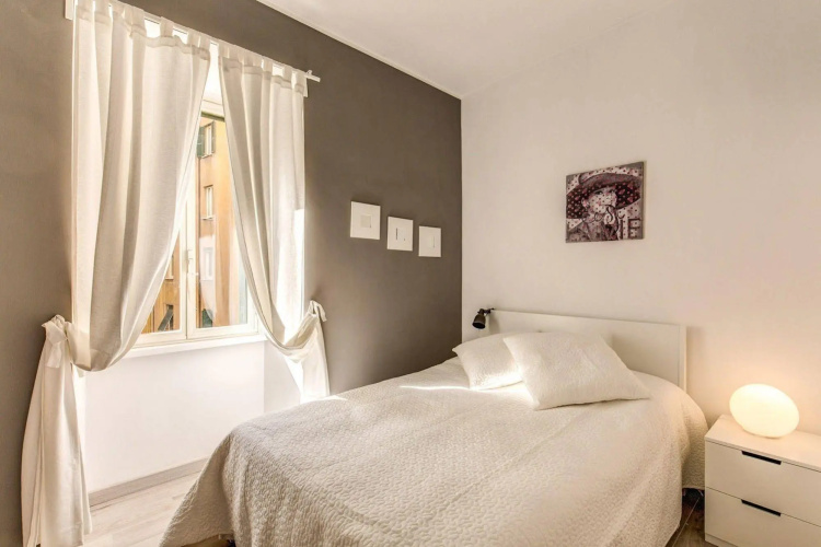 Italy Rents Colosseum - Termini