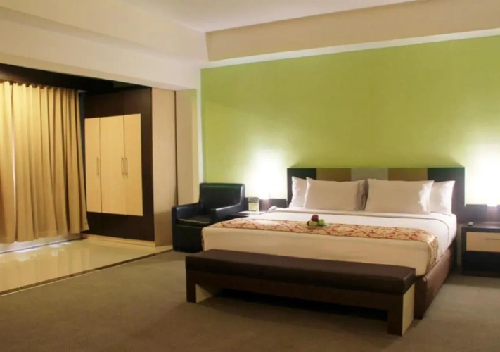 Suite with balcony