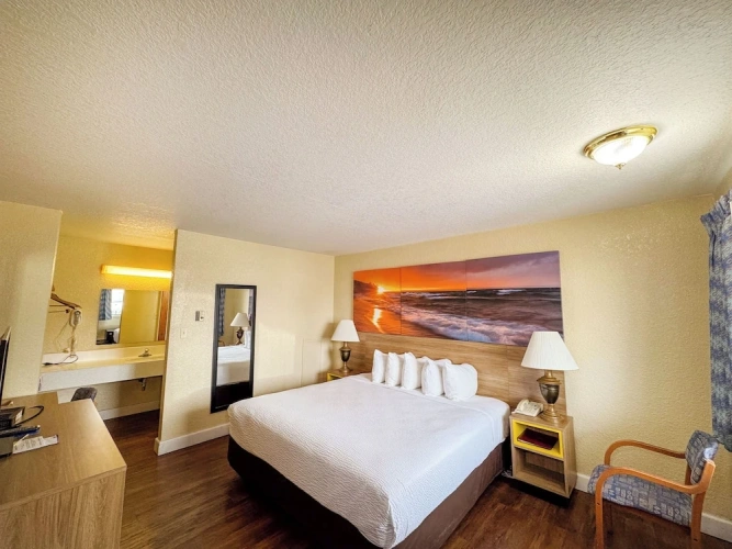 Standard Double room with lake view
